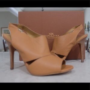 Coach tan heels